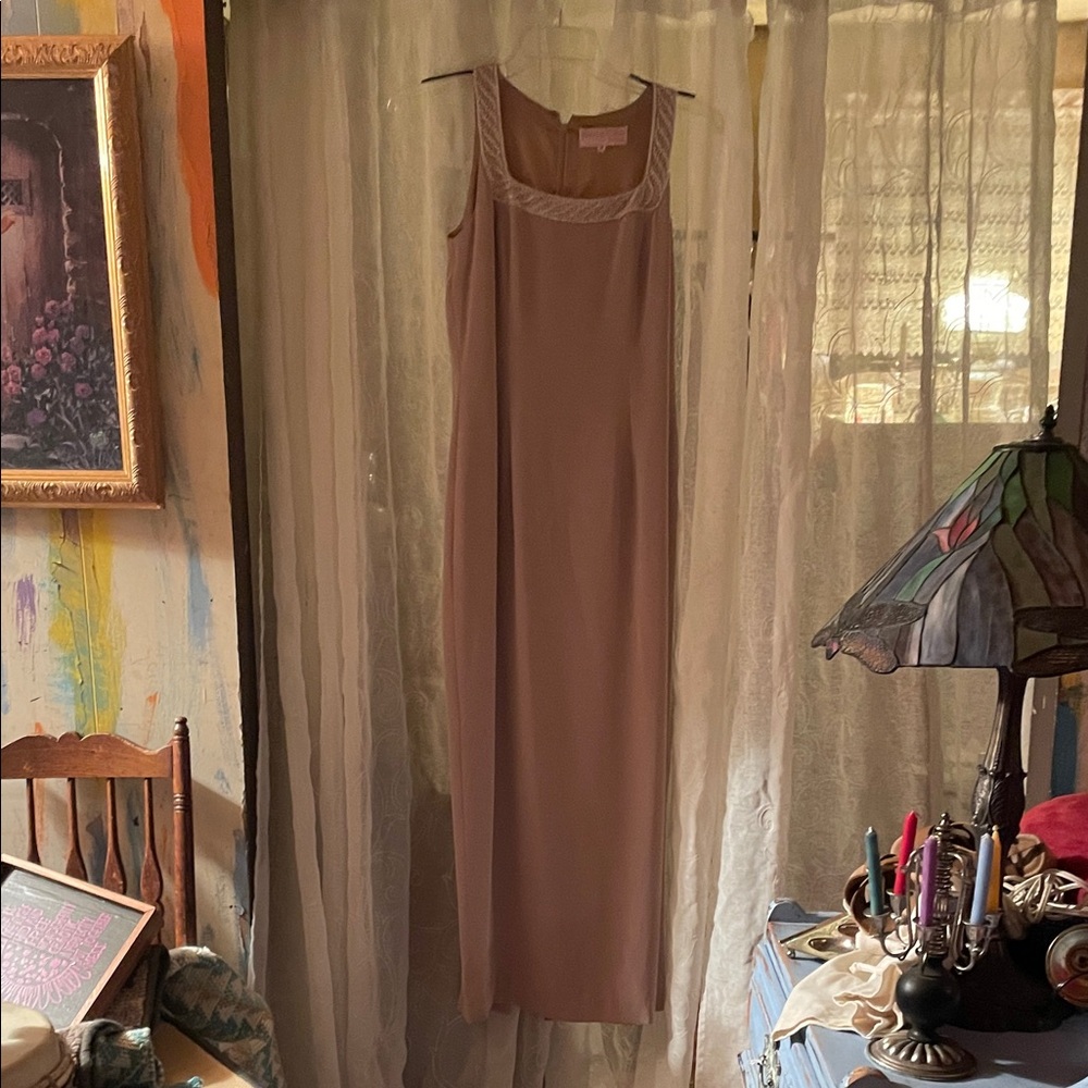 Elegant Sleeveless Dress